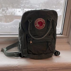 Fjallraven Kanken mini book bag